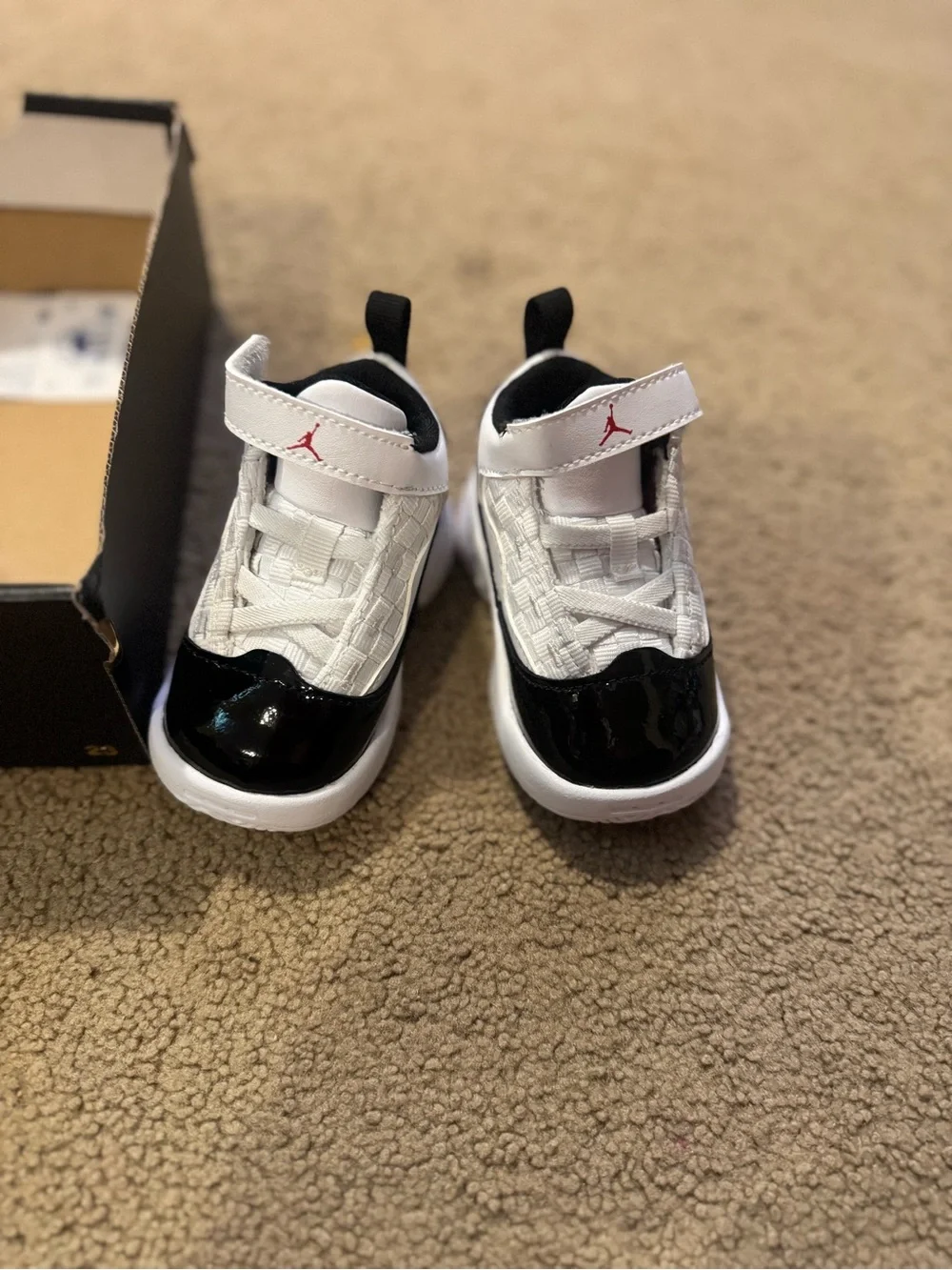 Nike Toddler Sneakers in White and Black with Red Jumpman - Picture 2 of 2